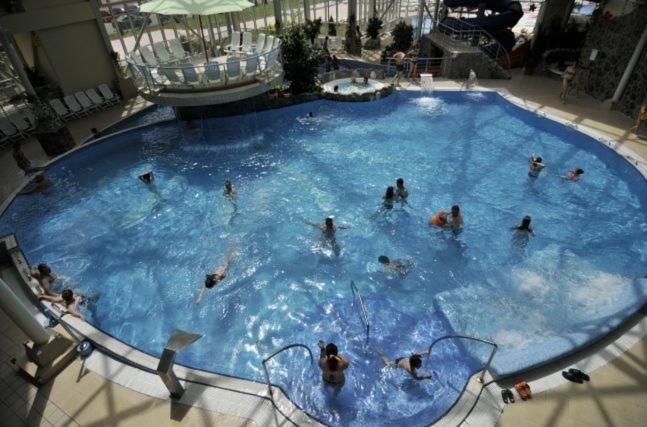 Отель Hotel Alinalex - Paradisul Acvatic Брашов-32